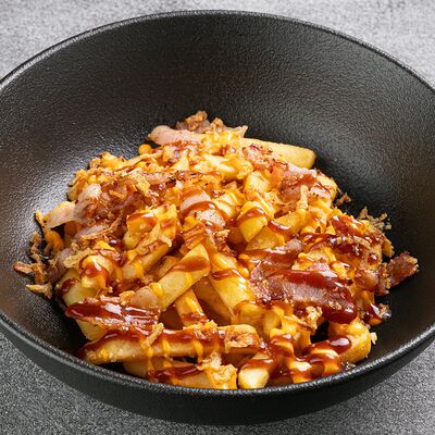 Картофель фри с беконом в Holy Hotdoggers по цене 530 ₽