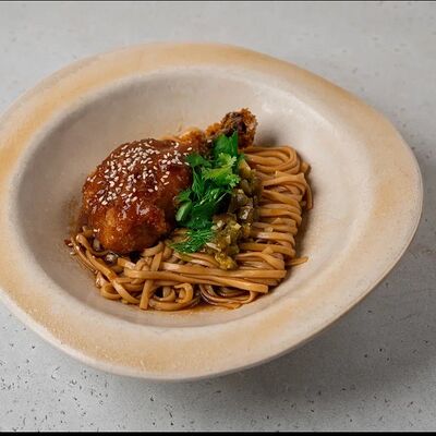 Яичная лапша и хрустящая курочка в Hug по цене 590 ₽