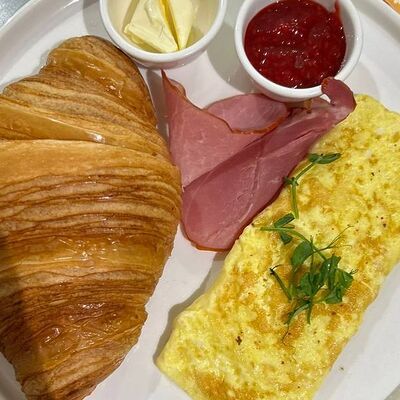 Французский завтрак в Kraffin Bakery по цене 677 ₽