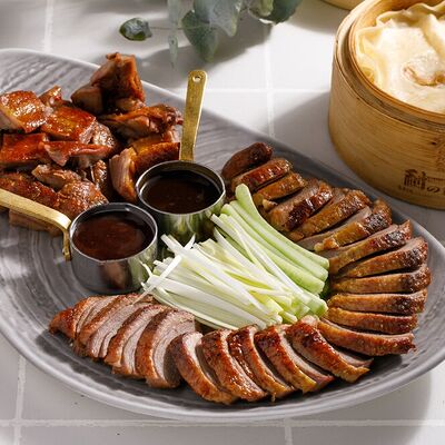 Утка по-сычуанскив Кукумбер по цене 2990 ₽