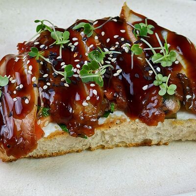 Брускетта с угремв Kvartal по цене 750 ₽