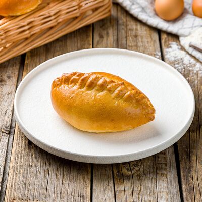 Пирожок с луком и яйцом в Пекарня Маковка по цене 75 ₽