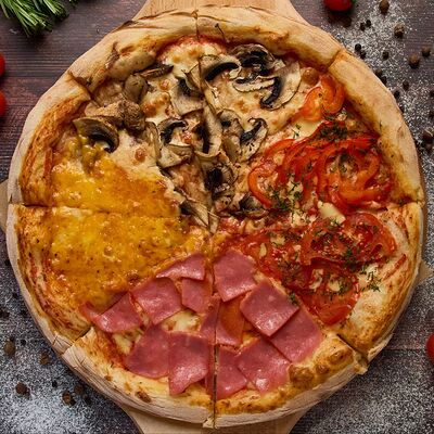 Пицца Времена года в Rozanna по цене 875 ₽