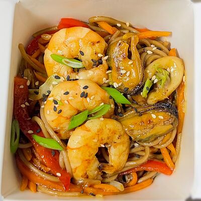 Вок Лапша с морепродуктами в Кимура Суши & Поке по цене 735 ₽