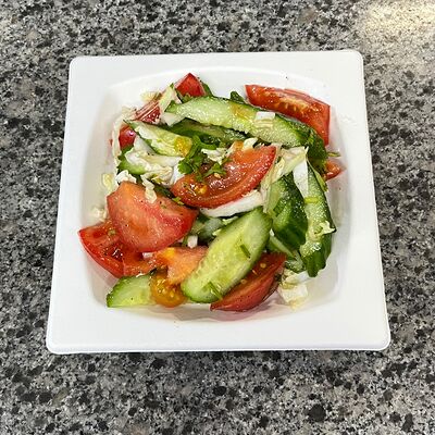 Салат из свежих овощей в Каракилис по цене 299 ₽