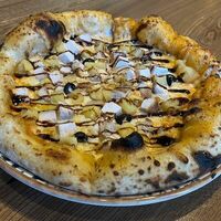 Пицца Курица и ананасв Пицца палево