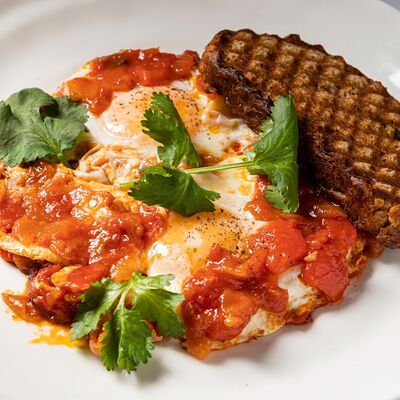 Шакшука в Тирольские пироги по цене 550 ₽