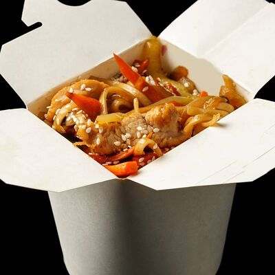 Вок с курицей в Юками по цене 480 ₽