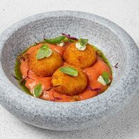 Аранчини из риса с сыром моцарелла в Pasta Uno