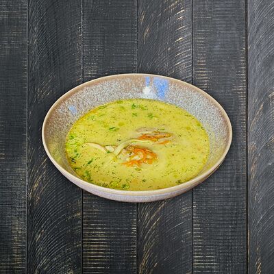 Сливочный суп с цыпленком и домашней лапшой Яндекс в Снегири на Лагерном по цене 570 ₽