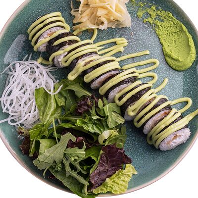 Закрытый ролл с креветкой темпура в Cheese Knock по цене 800 ₽