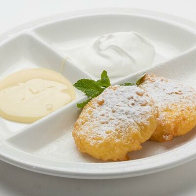 Сырники со сметаной в Room-cafe по цене 360 ₽