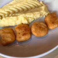 Наггетсы с гарниром на выбор в Bistro Оstro