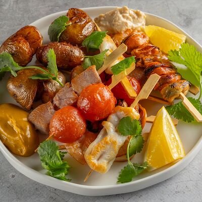 Мини-шашлычки из морепродуктов в Мидийное место по цене 1340 ₽