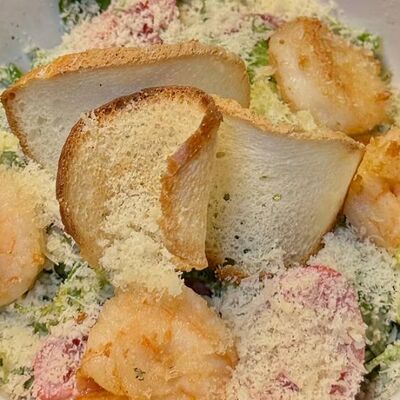 Цезарь с креветкой в Акватория по цене 765 ₽