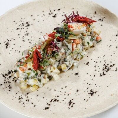 Оливье с курицей в Фабрика по цене 210 ₽