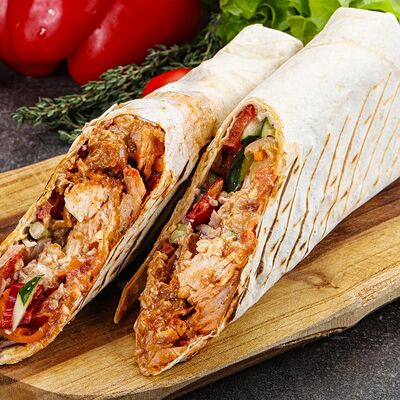 Шаурма с курицей в лаваше в Turkish doner кафе по цене 380 ₽