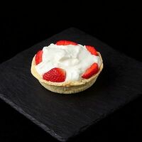 Тарталетка с йогуртовым кремом и соленой карамелью в Сохо