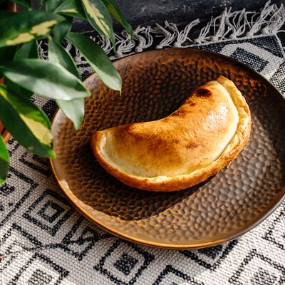 Хачапури по-Гурийски со шпинатом и сыром в Грузинскоебистро Каха по цене 574 ₽