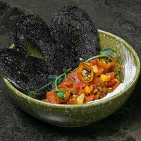 Тартар из тунца с манго в Sigma