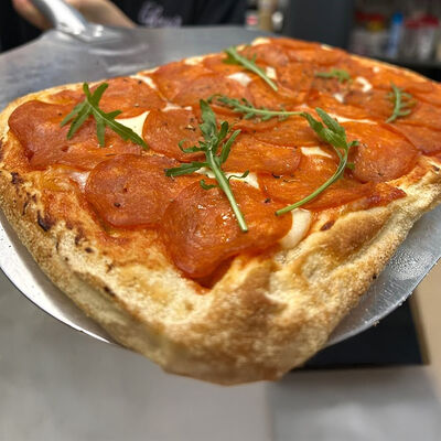 Римская пицца с пепперони в Wellfood по цене 30 р.