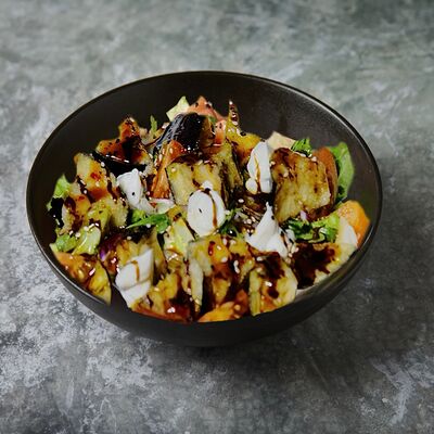 Теплый салат с баклажаном в Гриль Босс по цене 710 ₽