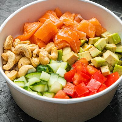 Поке с лососем в UNAGI ROLLS по цене 689 ₽