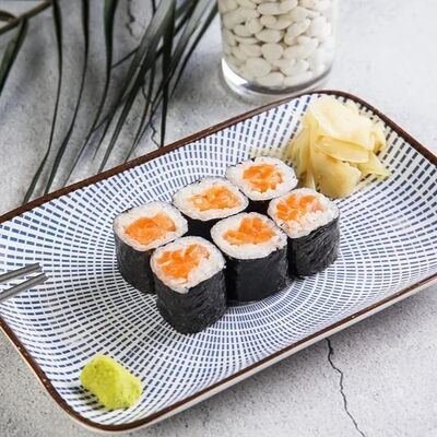Ролл с лососем в Эбби Noodles & Sushi Bar по цене 460