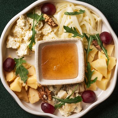 Тарелка с сыром в Мараули по цене 760 ₽