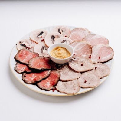 Мясное ассортив Абу-Даби по цене 790 ₽