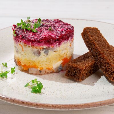 Сельдь под шубой в Матрёшка по цене 330 ₽