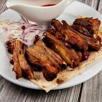 Шашлык из бараньих семечек в Сокровище Premium & Grill