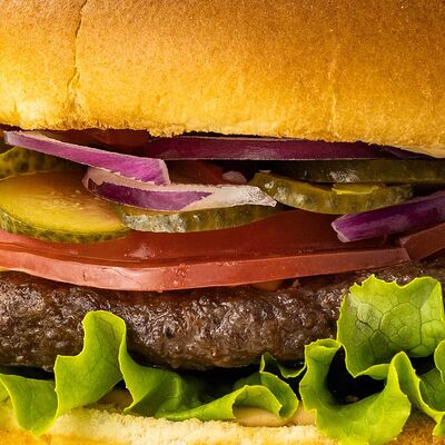 Биф Бургер в Вкусно разно по цене 615 ₽