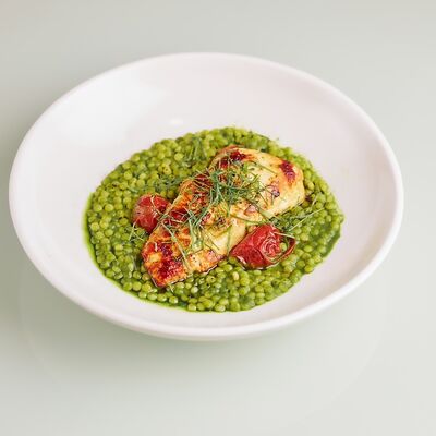 Филе цыпленка Птитим в NIQA Patisserie & Cafe по цене 990 ₽
