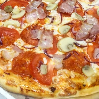 Пицца Баварская в Добрый Шеф по цене 540 ₽