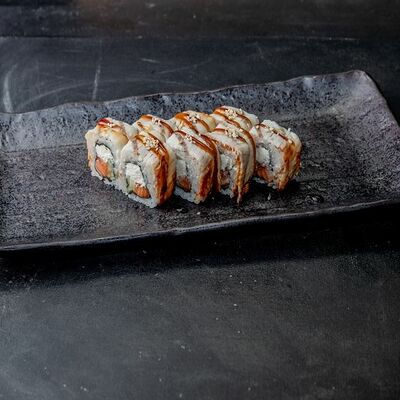 Ролл Канада с речным угрем лососем и огурцом в WRF Вокруг Света по цене 650 ₽