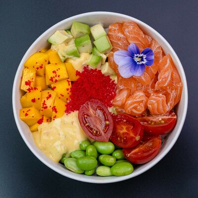 Поке с лососем и манго в СушиТаяки по цене 959 ₽