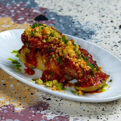 Цыпленок с печеным картофелем и печеньем в Pink milk x Lift по цене 790 ₽