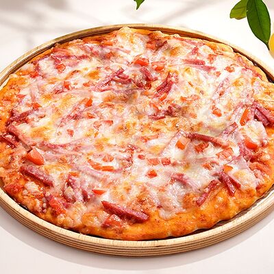 Пицца с колбасой в Шашлык юга Краснодар по цене 740 ₽