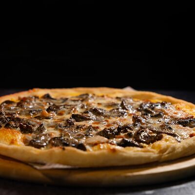 Пицца грибная с курицейв CHEF BURGER по цене 950 ₽