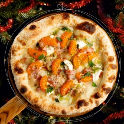 Пицца с мандаринами в Перчини на огне по цене 650 ₽