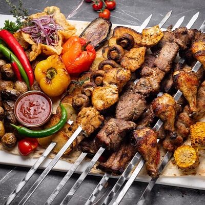 Ассорти из шашлыков мега порция на 15 персон в Вкусный шашлык и не только по цене 26700 ₽