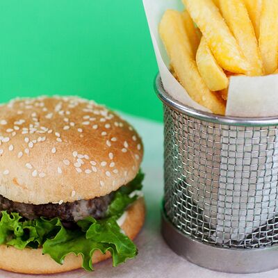 Мини-бургер Спанч-Боб в Рандеву по цене 430 ₽