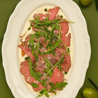 Ростбиф с соусом вителло тоннато в Бистро Olive по цене 788 ₽