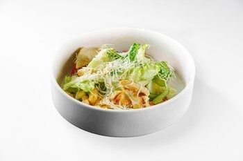 Цезарь с курицей в Панда Маркет по цене 499 ₽