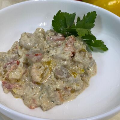 Гуляш из свинины в сливочном соусе в Есть на море по цене 250 ₽