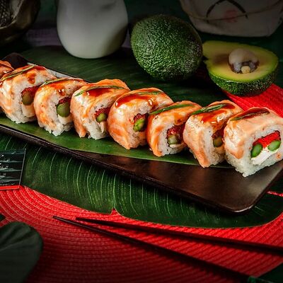 Опаленный лосось со спаржей самурай в Рыбин Гуд Sushi Premium по цене 800 ₽