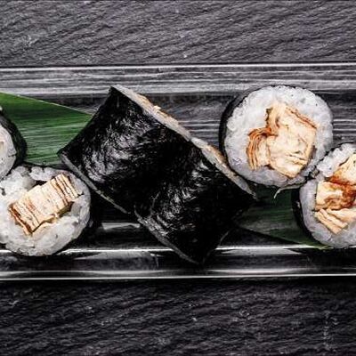 Хосомаки с омлетом в Hanami по цене 415 ₽