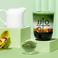 Матча с карамельной тапиокой Jinju (bubble tea) в Jinju Bubble Tea