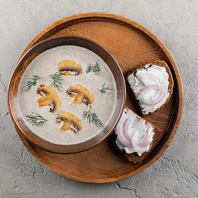 Крем-суп из шампиньонов и вешенок в Мангал по цене 350 ₽